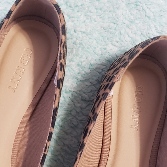 Old Navy Leopard Print Flats - Picture 2 of 3